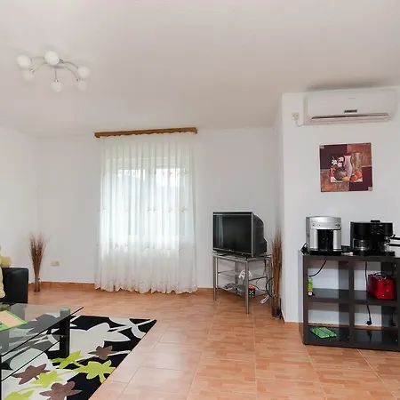 Maravera Appartamento Povile
