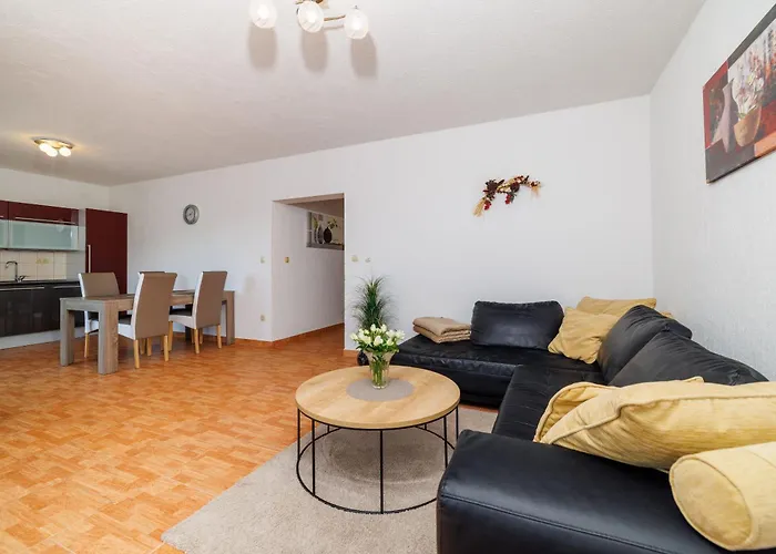Maravera Apartament *