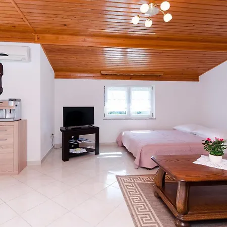 Maravera Apartment *