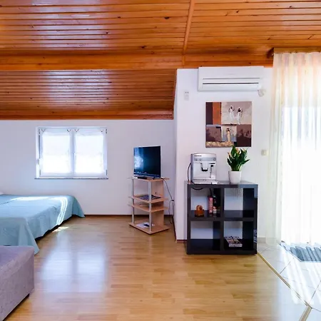 Maravera Apartment *