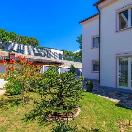 Apartment Maravera Povile