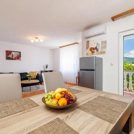 Maravera Apartment