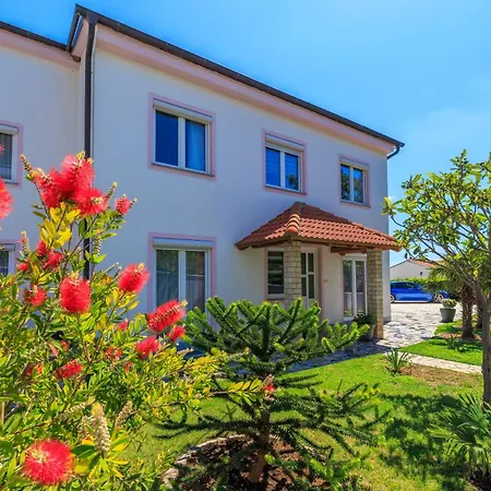 Maravera Apartment *